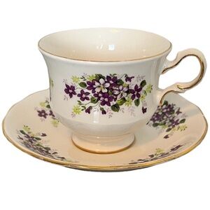 Vintage Queen Anne Fine Bone China Purple Violets 8625 Tea Cup & Saucer